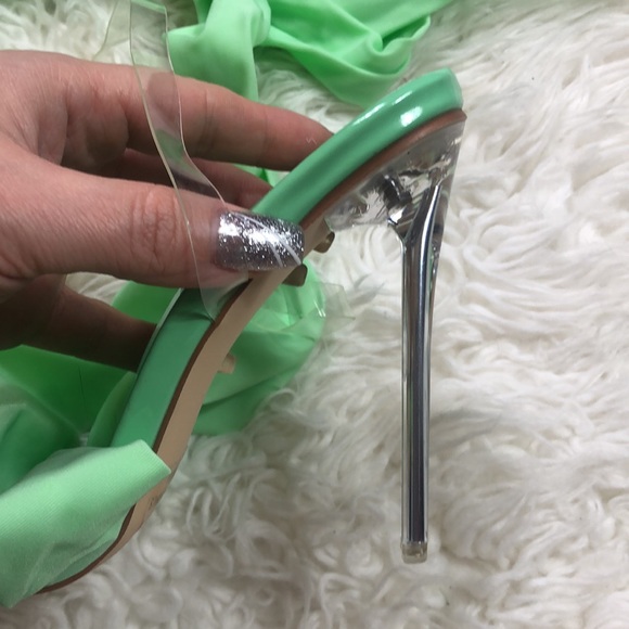 LADY GO DIVA Green Heels - Picture 6 of 10